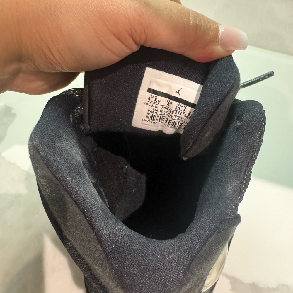 Black Jordan 13s - Picture 15 of 16